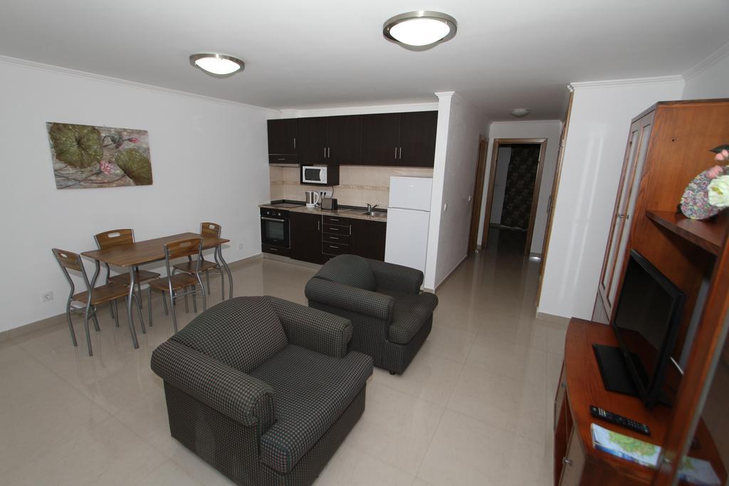 Costa & Isaias Apartamentos Angra do Heroísmo Chambre photo