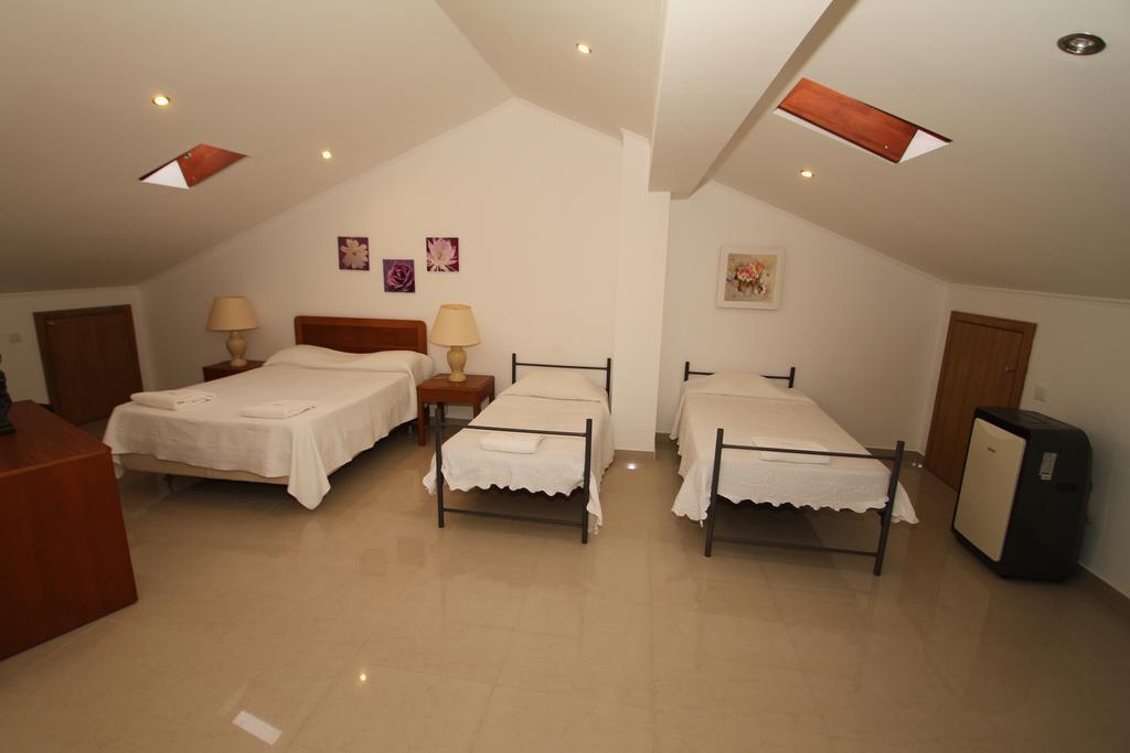 Costa & Isaias Apartamentos Angra do Heroísmo Chambre photo